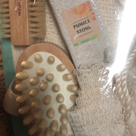 Bath Set - Picture 2 of 5